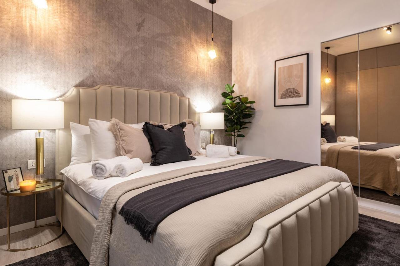 Qult - Misty Night Apartment Bucureşti Exterior foto